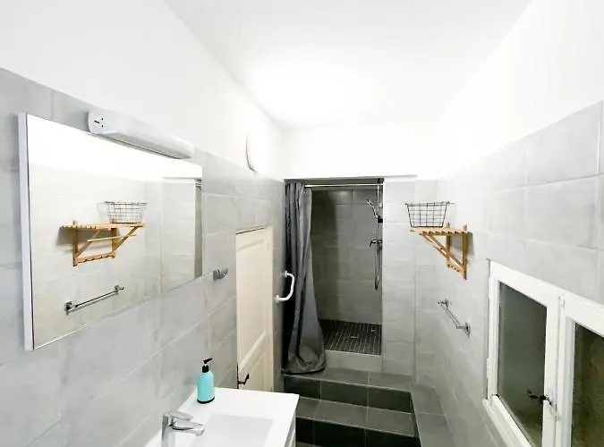 Balisier Studio Avenue De Lodeve